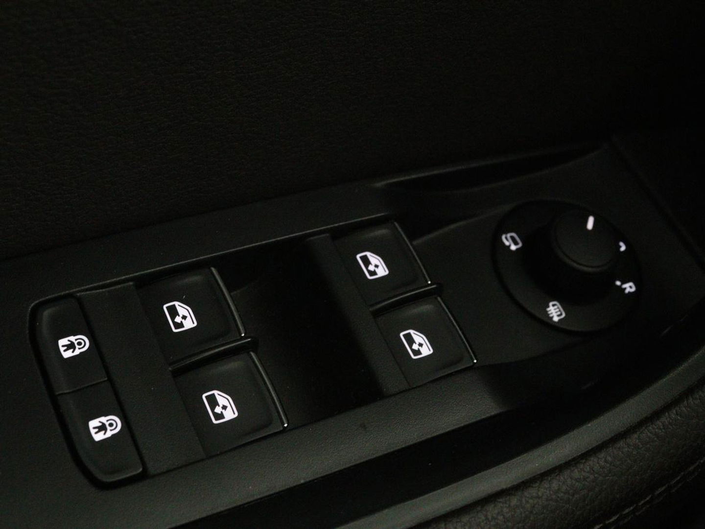 Škoda Superb 1.4 TSI iV Laurin & Klement | Leder | Trekhaak | Adaptive cruise | Stoelverwarming | Canton Sound | Navigatie | Memory | Full LED | Keyless | Carplay | PHEV