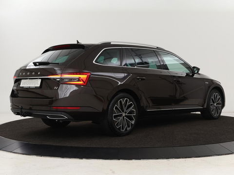 Škoda Superb 1.4 TSI iV Laurin & Klement | Leder | Trekhaak | Adaptive cruise | Stoelverwarming | Canton Sound | Navigatie | Memory | Full LED | Keyless | Carplay | PHEV