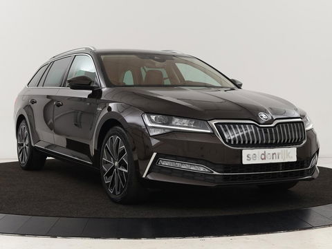 Škoda Superb 1.4 TSI iV Laurin & Klement | Leder | Trekhaak | Adaptive cruise | Stoelverwarming | Canton Sound | Navigatie | Memory | Full LED | Keyless | Carplay | PHEV
