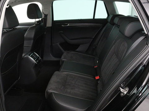 Škoda Superb 1.4 TSI iV Business Edition Plus | Panoramadak | Stoelverwarming | Leder/Alcantara | Adaptive cruise | 360 camera | Massage | Memory | Navigatie | Carplay | Achterbankverwarming | Canton | PHEV