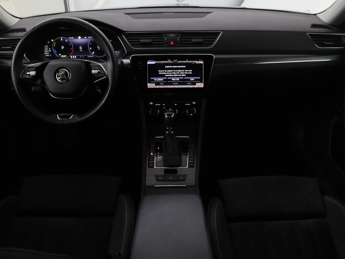 Škoda Superb 1.4 TSI iV Business Edition Plus | Panoramadak | Stoelverwarming | Leder/Alcantara | Adaptive cruise | 360 camera | Massage | Memory | Navigatie | Carplay | Achterbankverwarming | Canton | PHEV
