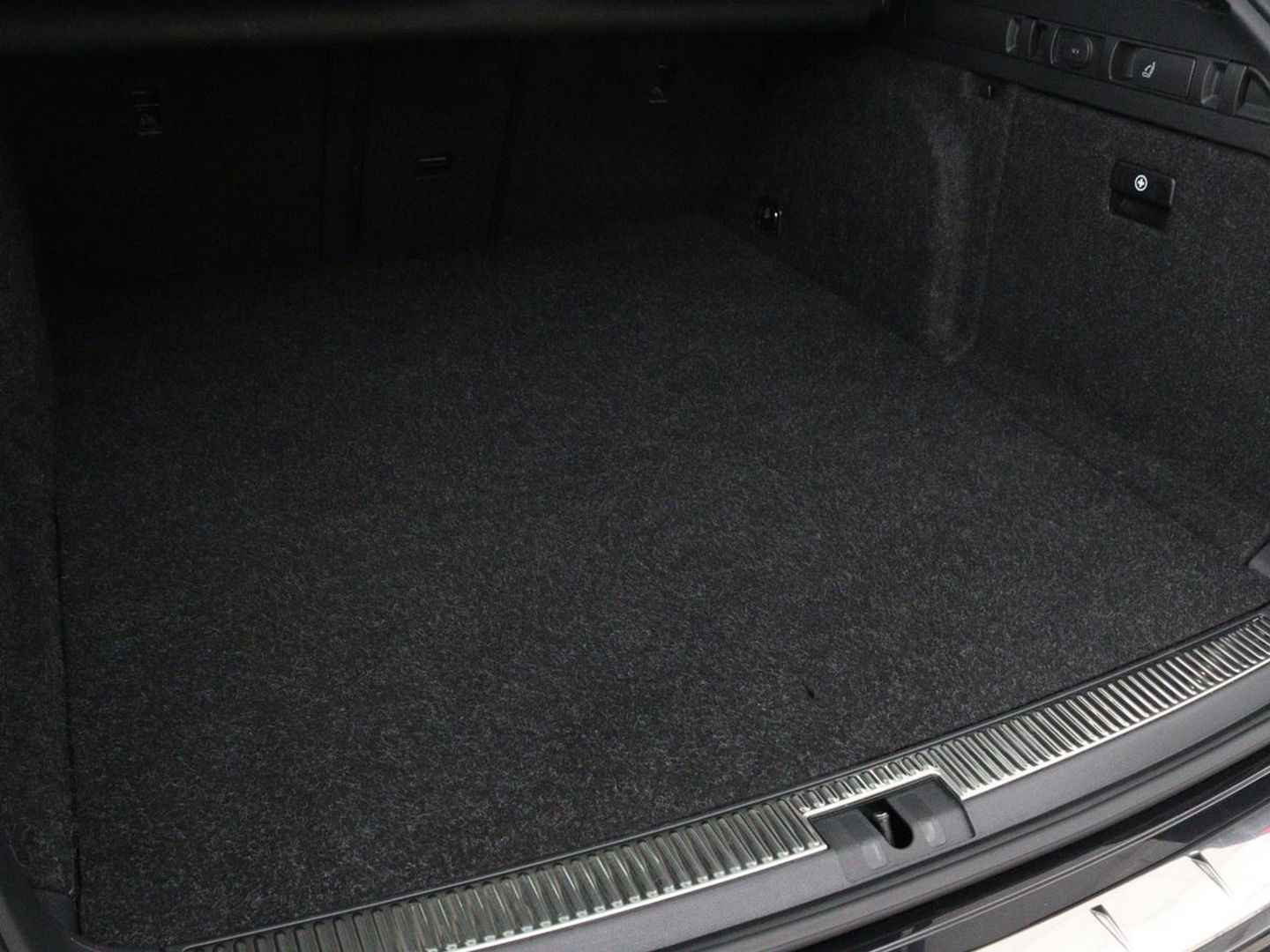 Škoda Superb 1.4 TSI iV Business Edition Plus | Panoramadak | Stoelverwarming | Leder/Alcantara | Adaptive cruise | 360 camera | Massage | Memory | Navigatie | Carplay | Achterbankverwarming | Canton | PHEV