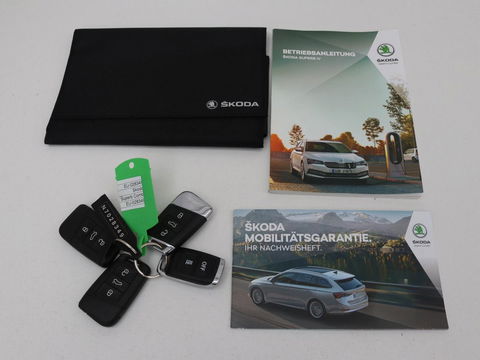Škoda Superb 1.4 TSI iV Business Edition Plus | Panoramadak | Stoelverwarming | Leder/Alcantara | Adaptive cruise | 360 camera | Massage | Memory | Navigatie | Carplay | Achterbankverwarming | Canton | PHEV
