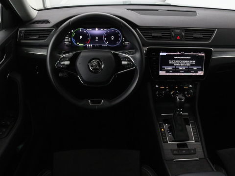Škoda Superb 1.4 TSI iV Business Edition Plus | Panoramadak | Stoelverwarming | Leder/Alcantara | Adaptive cruise | 360 camera | Massage | Memory | Navigatie | Carplay | Achterbankverwarming | Canton | PHEV
