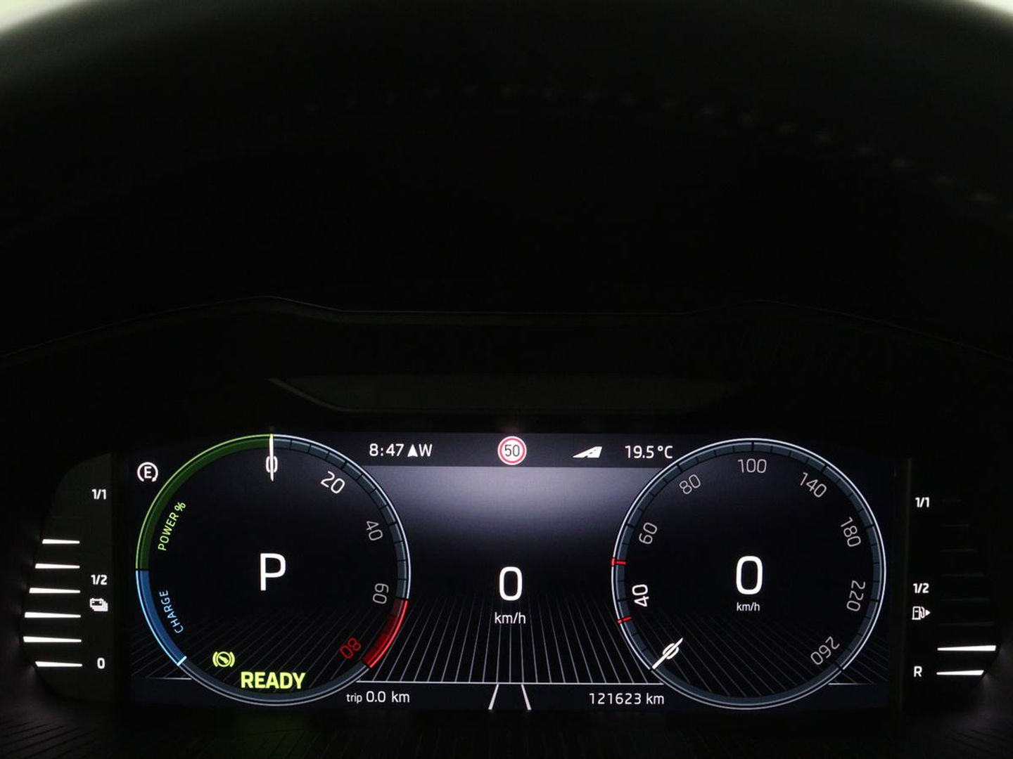 Škoda Superb 1.4 TSI iV Business Edition Plus | Panoramadak | Stoelverwarming | Leder/Alcantara | Adaptive cruise | 360 camera | Massage | Memory | Navigatie | Carplay | Achterbankverwarming | Canton | PHEV