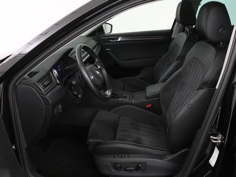 Škoda Superb 1.4 TSI iV Business Edition Plus | Panoramadak | Stoelverwarming | Leder/Alcantara | Adaptive cruise | 360 camera | Massage | Memory | Navigatie | Carplay | Achterbankverwarming | Canton | PHEV