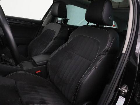 Škoda Superb 1.4 TSI iV Business Edition Plus | Panoramadak | Stoelverwarming | Leder/Alcantara | Adaptive cruise | 360 camera | Massage | Memory | Navigatie | Carplay | Achterbankverwarming | Canton | PHEV