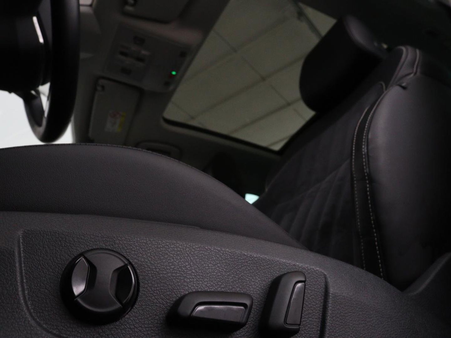 Škoda Superb 1.4 TSI iV Business Edition Plus | Panoramadak | Stoelverwarming | Leder/Alcantara | Adaptive cruise | 360 camera | Massage | Memory | Navigatie | Carplay | Achterbankverwarming | Canton | PHEV