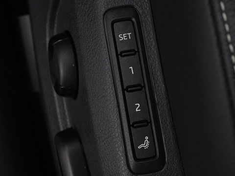 Škoda Superb 1.4 TSI iV Business Edition Plus | Panoramadak | Stoelverwarming | Leder/Alcantara | Adaptive cruise | 360 camera | Massage | Memory | Navigatie | Carplay | Achterbankverwarming | Canton | PHEV