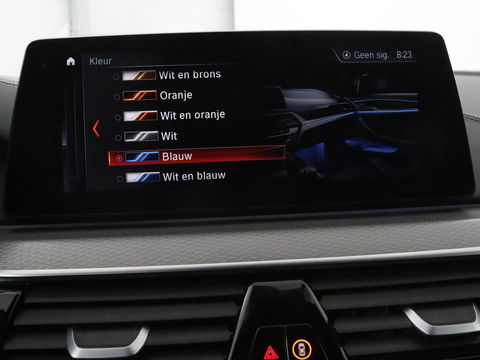 BMW 5 Serie 540d xDrive M Sport | Panoramadak | Head-Up | Adaptive cruise | Carplay | Alcantara | Harman/Kardon | Stoelverwarming | Trekhaak | Sfeerverlichting