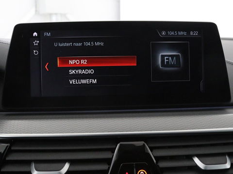 BMW 5 Serie 540d xDrive M Sport | Panoramadak | Head-Up | Adaptive cruise | Carplay | Alcantara | Harman/Kardon | Stoelverwarming | Trekhaak | Sfeerverlichting
