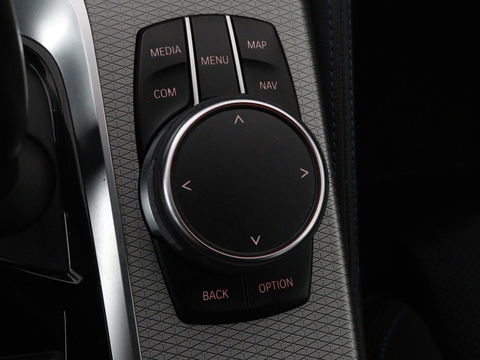 BMW 5 Serie 540d xDrive M Sport | Panoramadak | Head-Up | Adaptive cruise | Carplay | Alcantara | Harman/Kardon | Stoelverwarming | Trekhaak | Sfeerverlichting