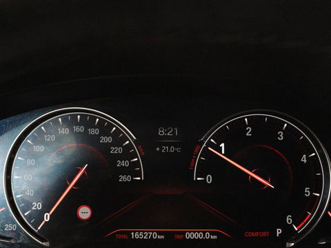 BMW 5 Serie 540d xDrive M Sport | Panoramadak | Head-Up | Adaptive cruise | Carplay | Alcantara | Harman/Kardon | Stoelverwarming | Trekhaak | Sfeerverlichting