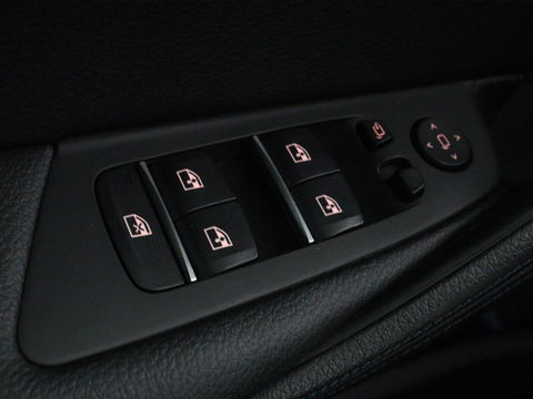 BMW 5 Serie 540d xDrive M Sport | Panoramadak | Head-Up | Adaptive cruise | Carplay | Alcantara | Harman/Kardon | Stoelverwarming | Trekhaak | Sfeerverlichting