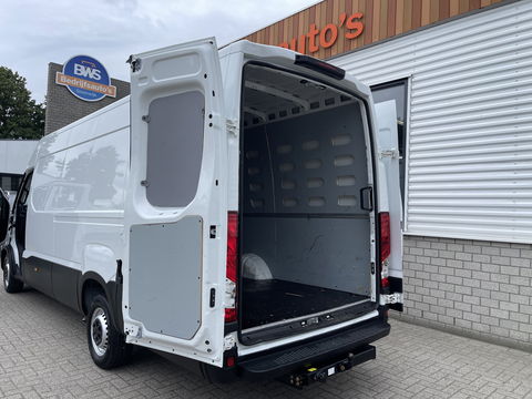 Iveco Daily 35S14V 2.3 Himatic automaat L4H2 / laadruimte 470cm lang ! / vaste prijs rijklaar € 23.950 ex btw / lease vanaf € 391 / trekhaak 3500 kg / cruise en climate control / 270 graden achterdeuren