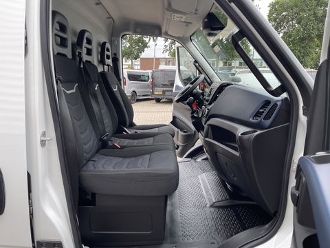 Iveco Daily 35S14V 2.3 Himatic automaat L4H2 / laadruimte 470cm lang ! / vaste prijs rijklaar € 23.950 ex btw / lease vanaf € 391 / trekhaak 3500 kg / cruise en climate control / 270 graden achterdeuren