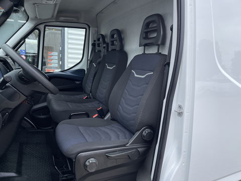 Iveco Daily 35S14V 2.3 Himatic automaat L4H2 / laadruimte 470cm lang ! / vaste prijs rijklaar € 23.950 ex btw / lease vanaf € 391 / trekhaak 3500 kg / cruise en climate control / 270 graden achterdeuren