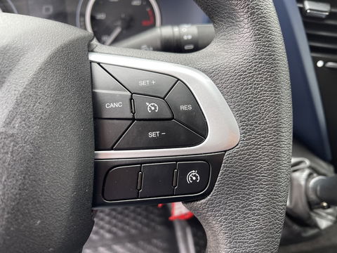 Iveco Daily 35S14V 2.3 Himatic automaat L4H2 / laadruimte 470cm lang ! / vaste prijs rijklaar € 23.950 ex btw / lease vanaf € 391 / trekhaak 3500 kg / cruise en climate control / 270 graden achterdeuren