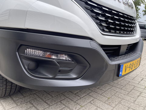 Iveco Daily 35S14V 2.3 Himatic automaat L4H2 / laadruimte 470cm lang ! / vaste prijs rijklaar € 23.950 ex btw / lease vanaf € 391 / trekhaak 3500 kg / cruise en climate control / 270 graden achterdeuren