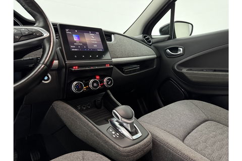Renault ZOE R110 Life 52 kWh Huur Accu | Elektrisch | Airco LED Camera Carplay Cruise 16"LMV Parkeersensoren