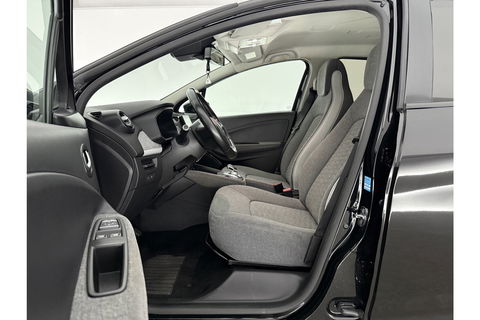 Renault ZOE R110 Life 52 kWh Huur Accu | Elektrisch | Airco LED Camera Carplay Cruise 16"LMV Parkeersensoren