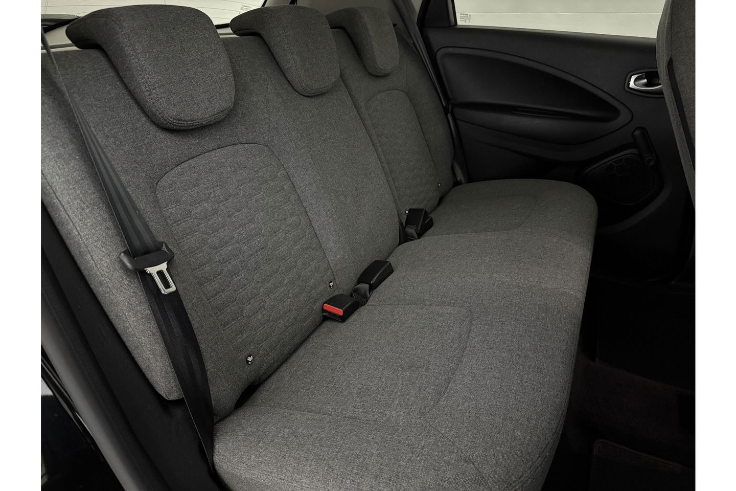 Renault ZOE R110 Life 52 kWh Huur Accu | Elektrisch | Airco LED Camera Carplay Cruise 16"LMV Parkeersensoren