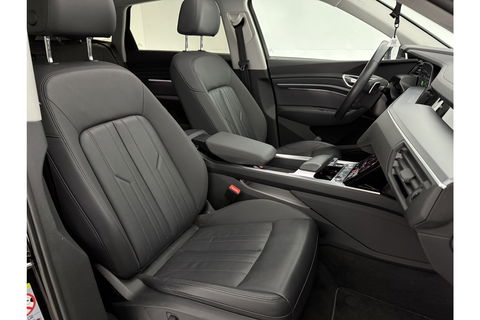 Audi e-tron 50 Quattro Launch edition plus 71 kWh 313PK Pano LED Virtual Memory Carplay Clima Cruise Navi PDC 20''LMV