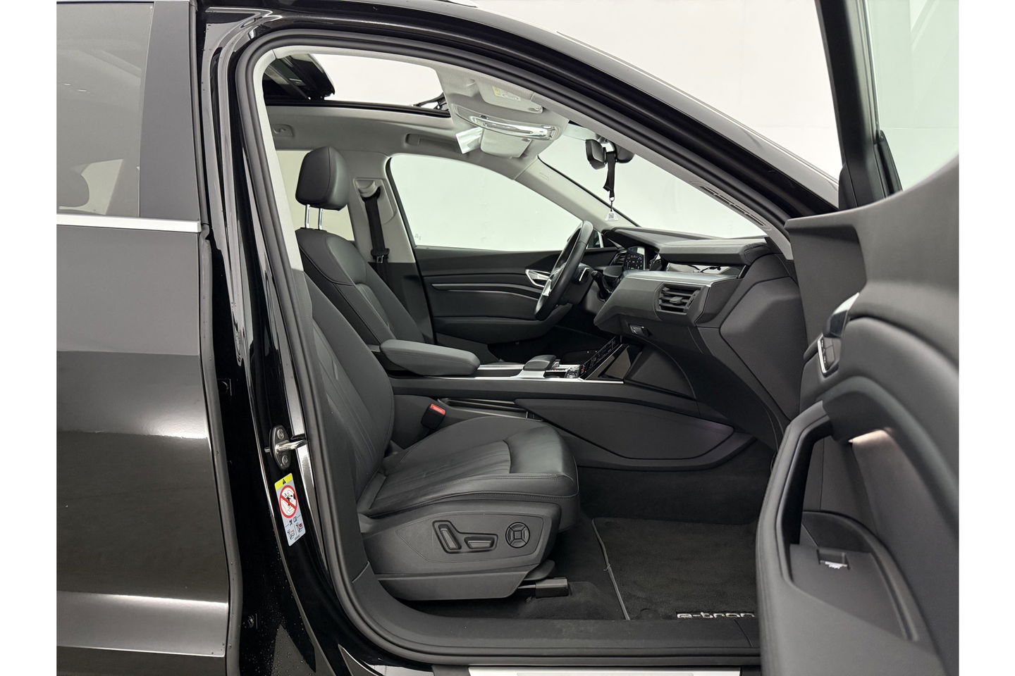 Audi e-tron 50 Quattro Launch edition plus 71 kWh 313PK Pano LED Virtual Memory Carplay Clima Cruise Navi PDC 20''LMV