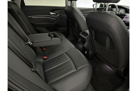 Audi e-tron 50 Quattro Launch edition plus 71 kWh 313PK Pano LED Virtual Memory Carplay Clima Cruise Navi PDC 20''LMV