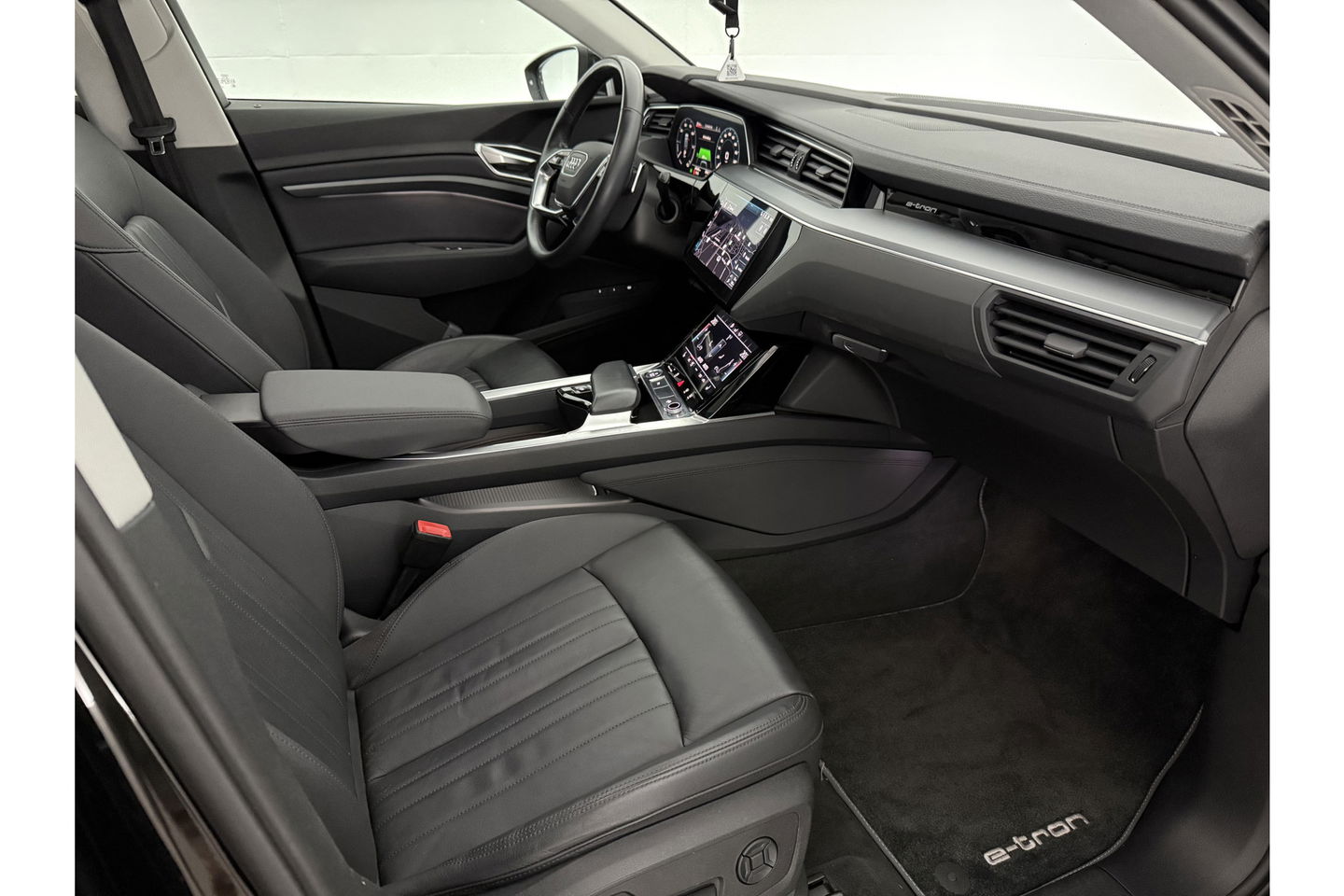 Audi e-tron 50 Quattro Launch edition plus 71 kWh 313PK Pano LED Virtual Memory Carplay Clima Cruise Navi PDC 20''LMV
