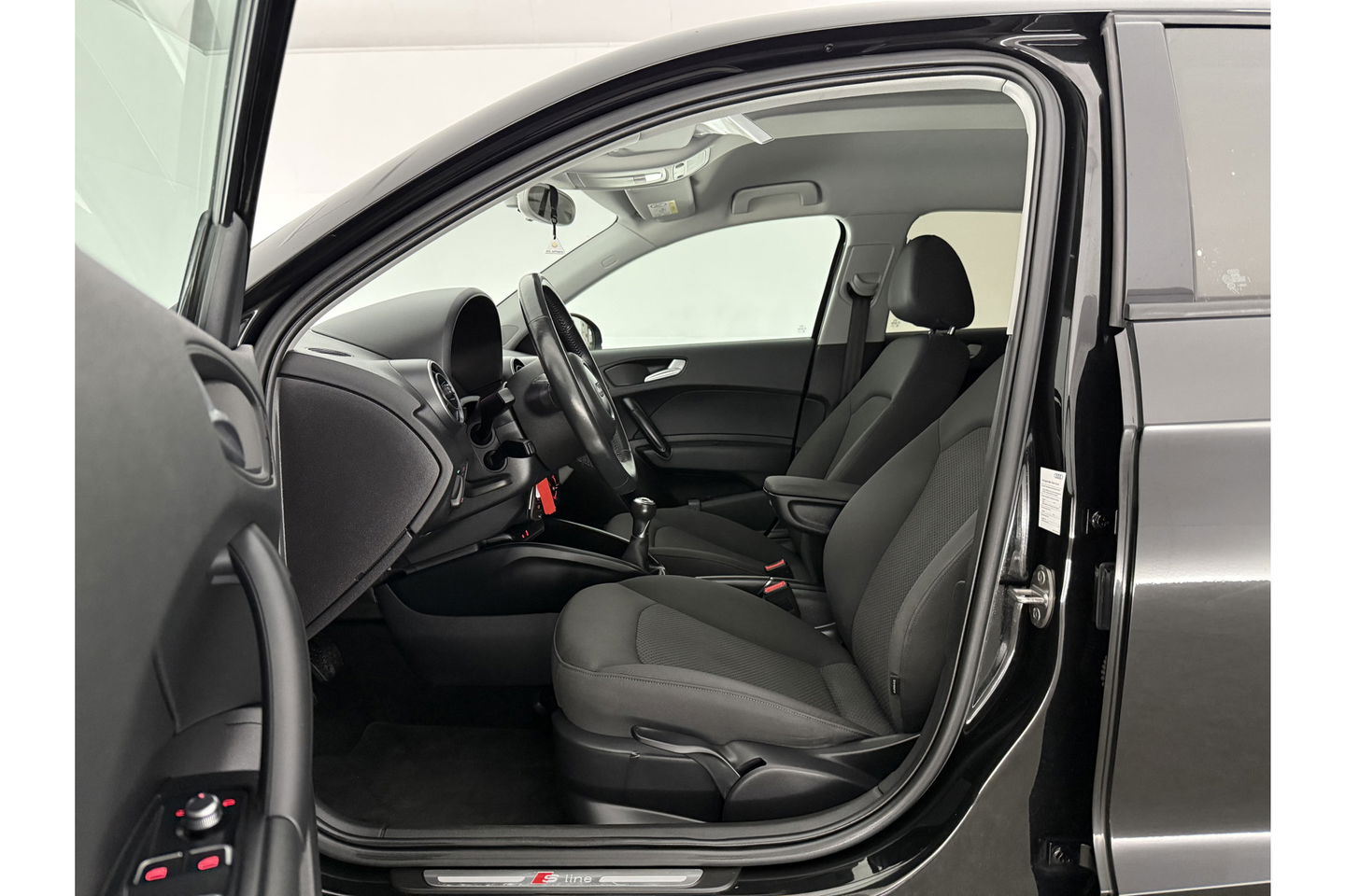 Audi A1 1.0 TFSI S-line Airco Cruise Navigatie 17"LMV