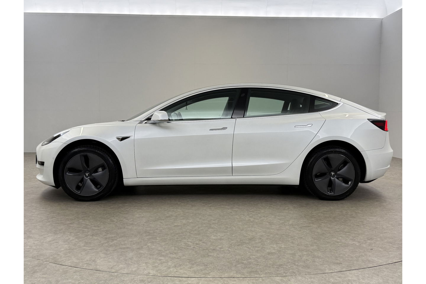 Tesla Model 3 Standard RWD Plus 60 kWh 238PK Autopilot Camera LED Pano Memory Clima Cruise Navi PDC 18''LMV