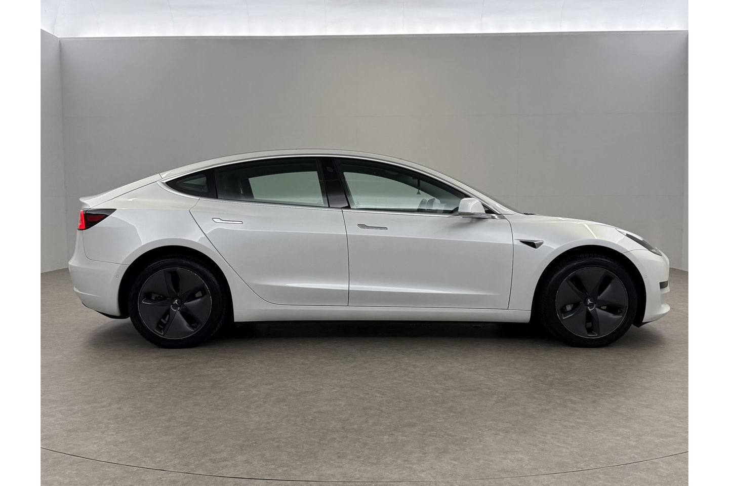 Tesla Model 3 Standard RWD Plus 60 kWh 238PK Autopilot Camera LED Pano Memory Clima Cruise Navi PDC 18''LMV