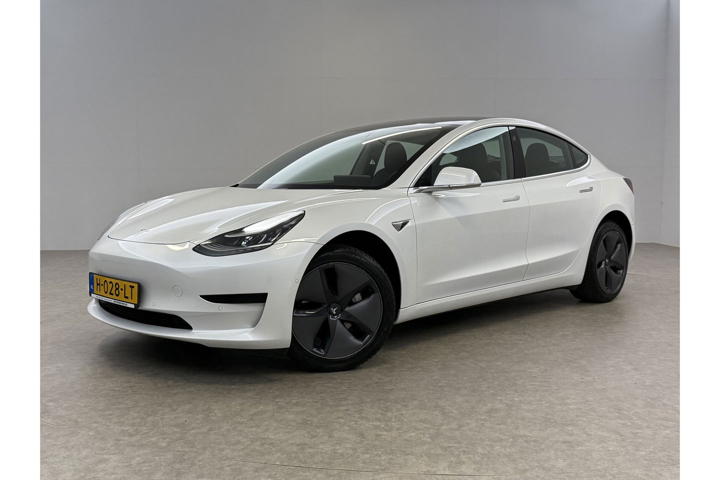 Tesla Model 3 Standard RWD Plus 60 kWh 238PK Autopilot Camera LED Pano Memory Clima Cruise Navi PDC 18''LMV