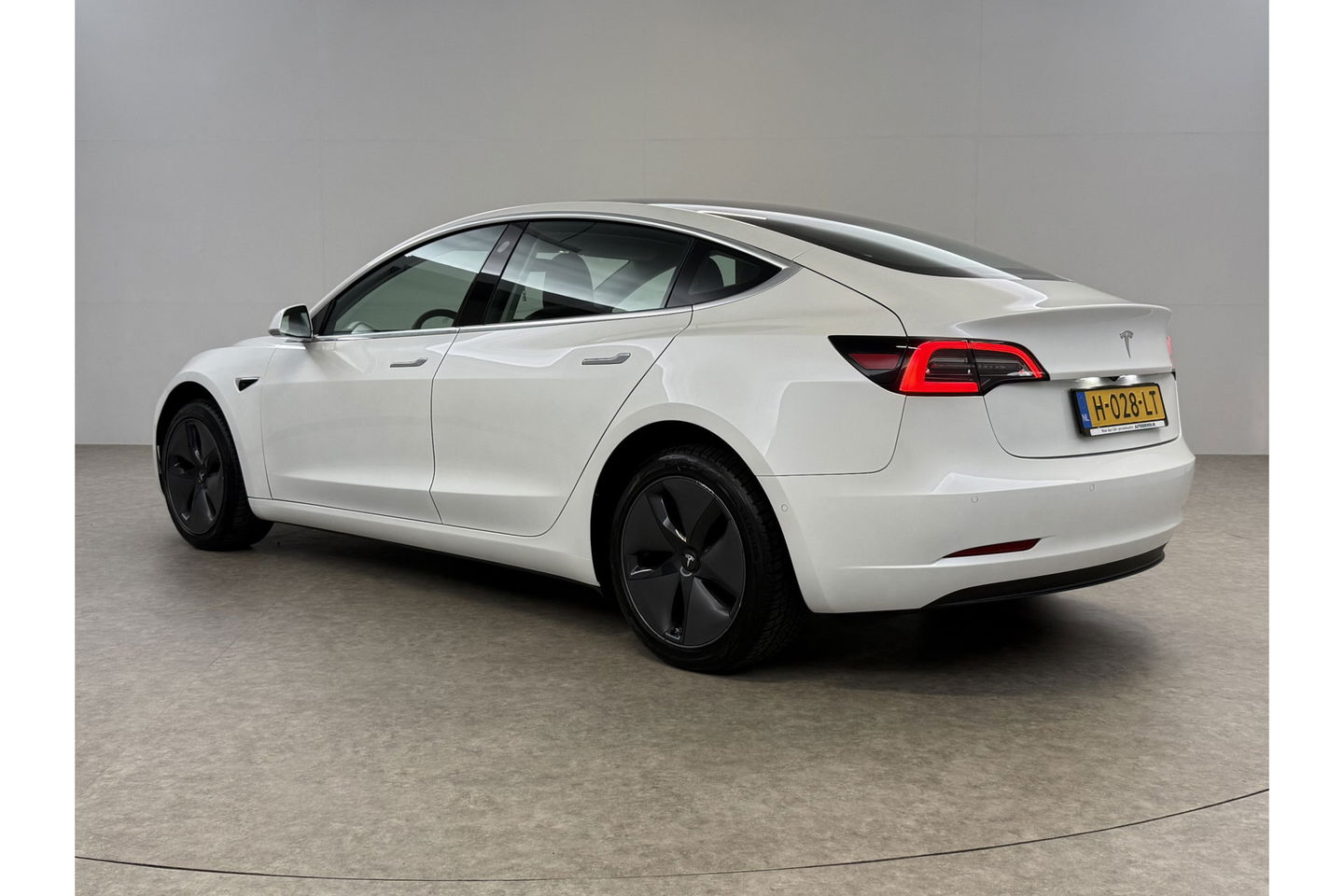 Tesla Model 3 Standard RWD Plus 60 kWh 238PK Autopilot Camera LED Pano Memory Clima Cruise Navi PDC 18''LMV