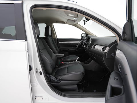 Mitsubishi Outlander 2.0 PHEV Business Edition X-Line AWD Aut. *NAVI-FULLMAP | LEATHER-FABRIC | COMFORT-SEATS | CAMERA | ECC | KEYLESS | SHIFT-PADDLES | TOWBAR | 16"ALU*