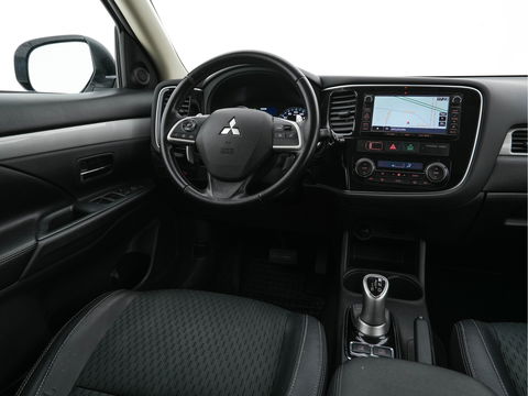 Mitsubishi Outlander 2.0 PHEV Business Edition X-Line AWD Aut. *NAVI-FULLMAP | LEATHER-FABRIC | COMFORT-SEATS | CAMERA | ECC | KEYLESS | SHIFT-PADDLES | TOWBAR | 16"ALU*