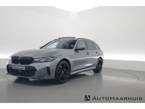 BMW 3 Serie Touring 330e M Sport | Pano | HUD | Carbon int. | 19'' | Adapt. Cruise | Elek. Stoelen