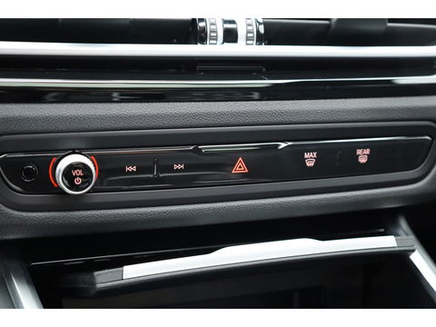 BMW 3 Serie Touring 330e M Sport | Pano | HUD | Carbon int. | 19'' | Adapt. Cruise | Elek. Stoelen