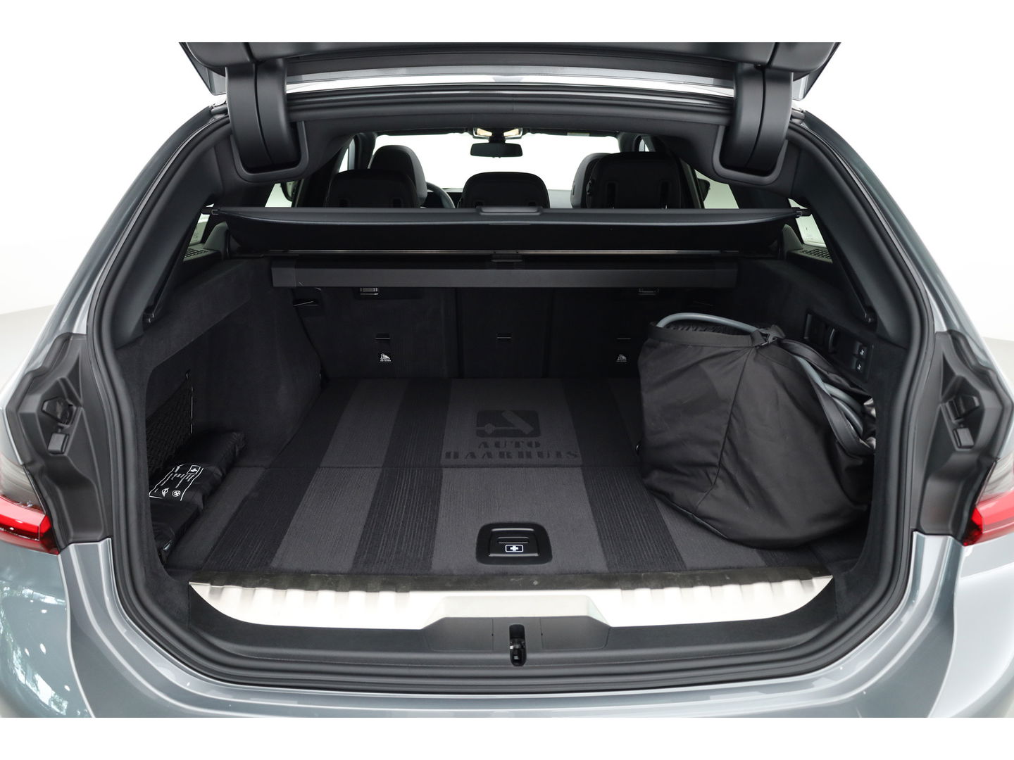 BMW 3 Serie Touring 330e M Sport | Pano | HUD | Carbon int. | 19'' | Adapt. Cruise | Elek. Stoelen