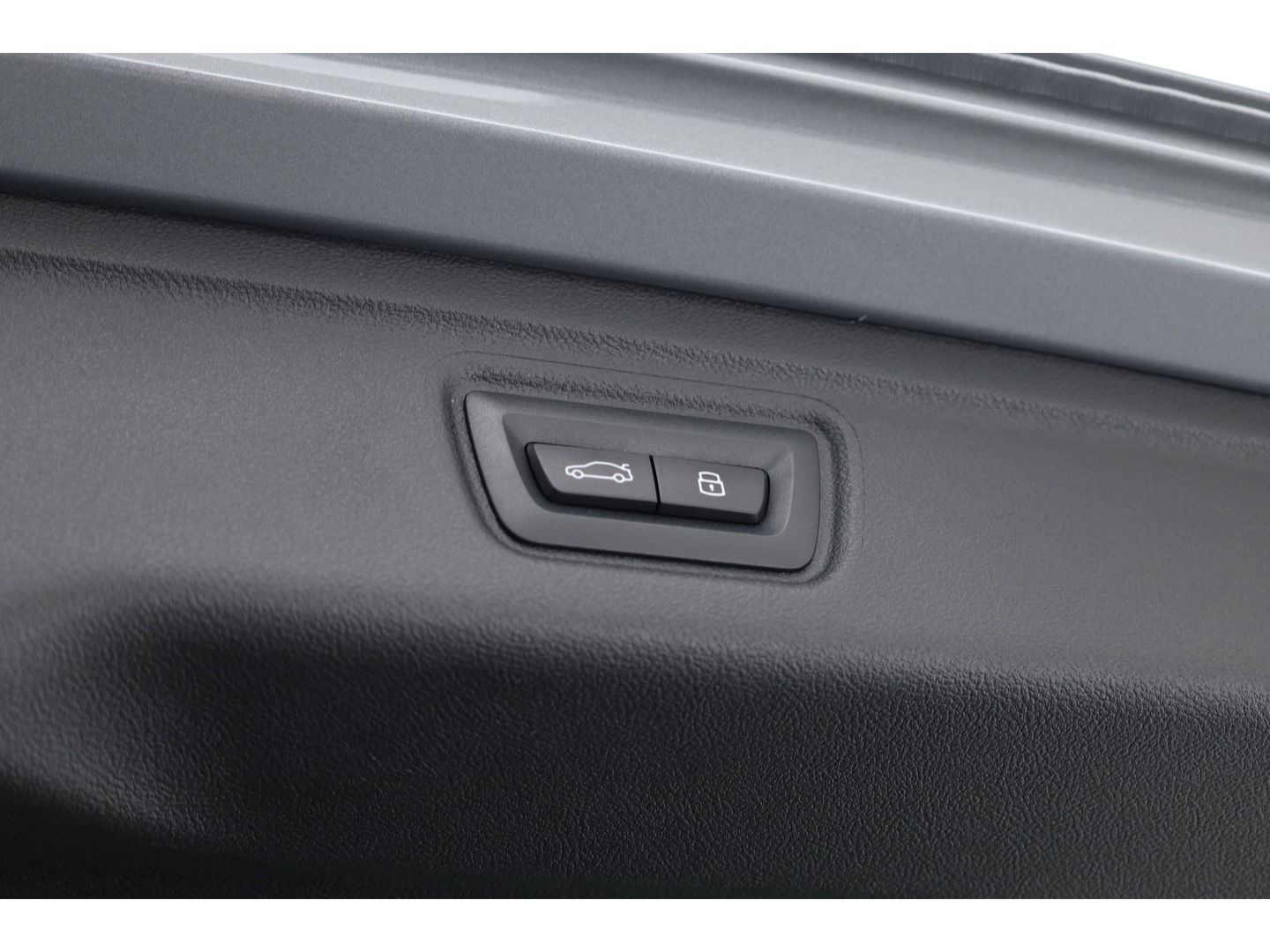 BMW 3 Serie Touring 330e M Sport | Pano | HUD | Carbon int. | 19'' | Adapt. Cruise | Elek. Stoelen