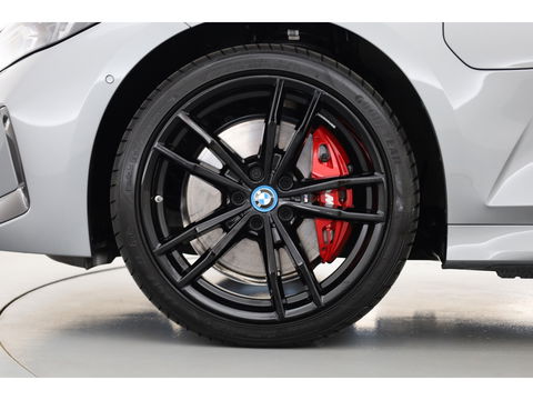 BMW 3 Serie Touring 330e M Sport | Pano | HUD | Carbon int. | 19'' | Adapt. Cruise | Elek. Stoelen