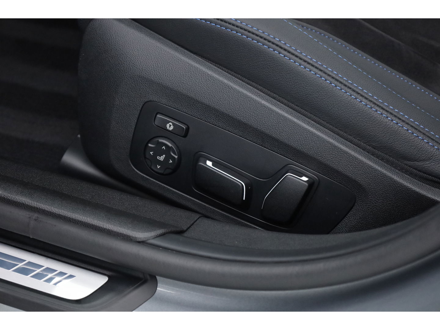 BMW 3 Serie Touring 330e M Sport | Pano | HUD | Carbon int. | 19'' | Adapt. Cruise | Elek. Stoelen