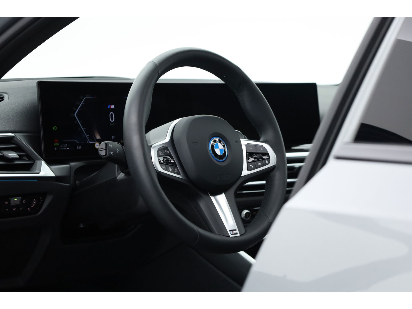 BMW 3 Serie Touring 330e M Sport | Pano | HUD | Carbon int. | 19'' | Adapt. Cruise | Elek. Stoelen