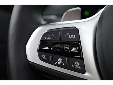 BMW 3 Serie Touring 330e M Sport | Pano | HUD | Carbon int. | 19'' | Adapt. Cruise | Elek. Stoelen