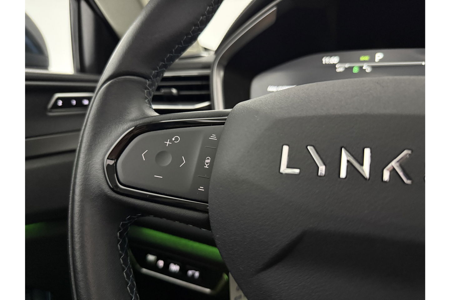 Lynk Co 01 1.5 Hybride 360Camera Pano ACC Sfeerverl. LED Memory Carplay Clima Navi Virtual 20"LMV