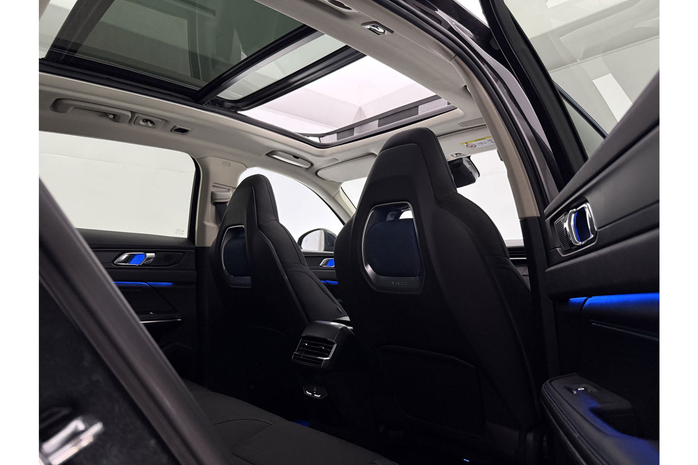 Lynk Co 01 1.5 Hybride 360Camera Pano ACC Sfeerverl. LED Memory Carplay Clima Navi Virtual 20"LMV