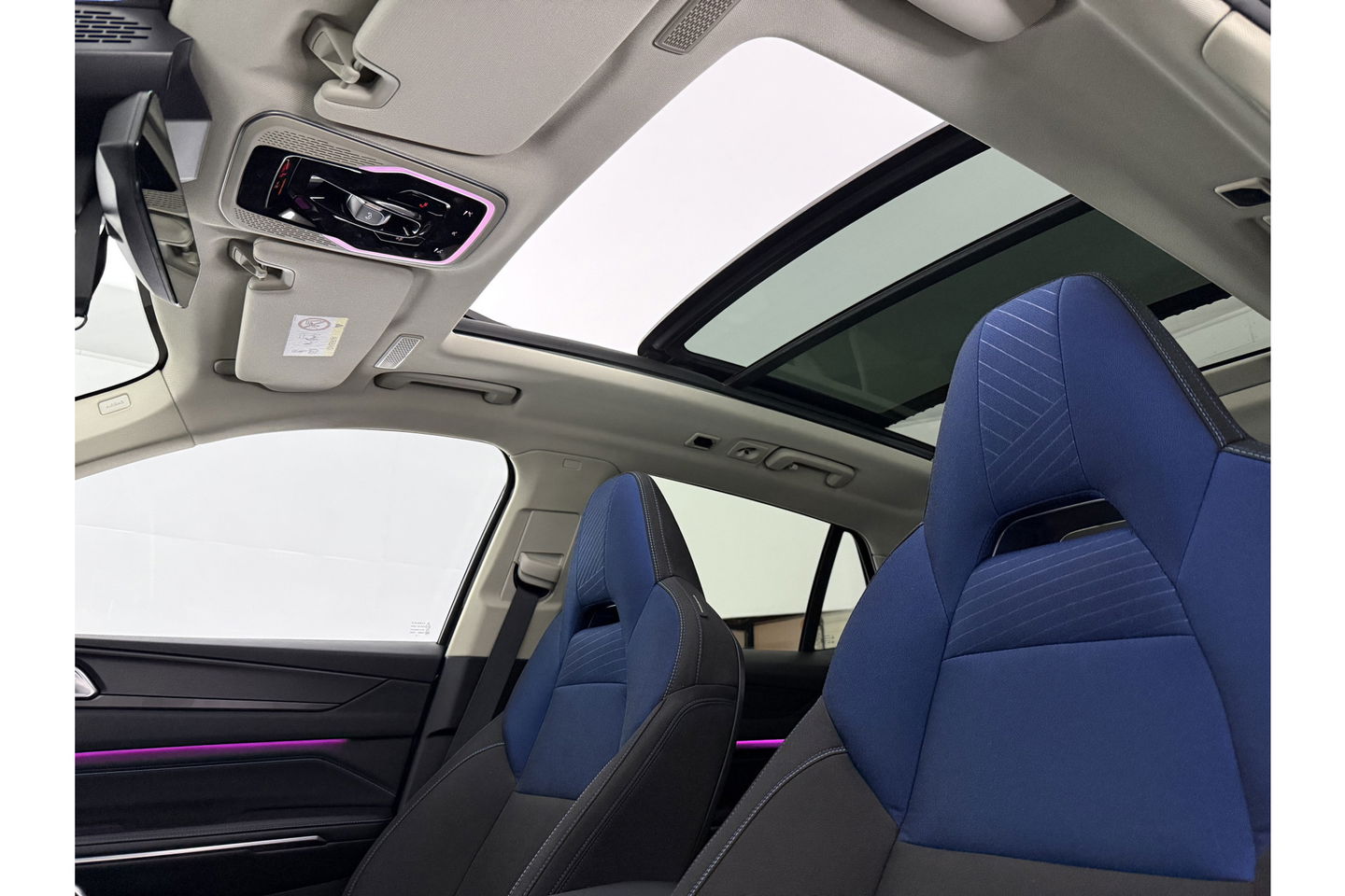 Lynk Co 01 1.5 Hybride 360Camera Pano ACC Sfeerverl. LED Memory Carplay Clima Navi Virtual 20"LMV