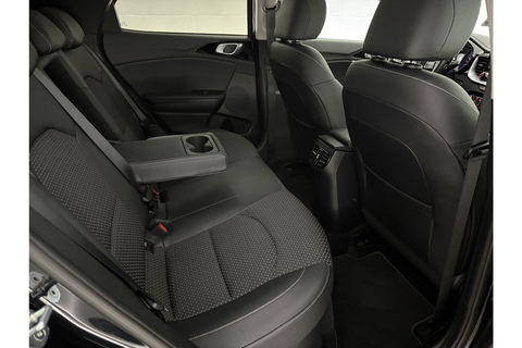 Kia Xceed 1.6 GDi PHEV ExecutiveLine 165PK Camera Carplay LED Cruise Clima Navigatie 16"LMV Parkeersensoren