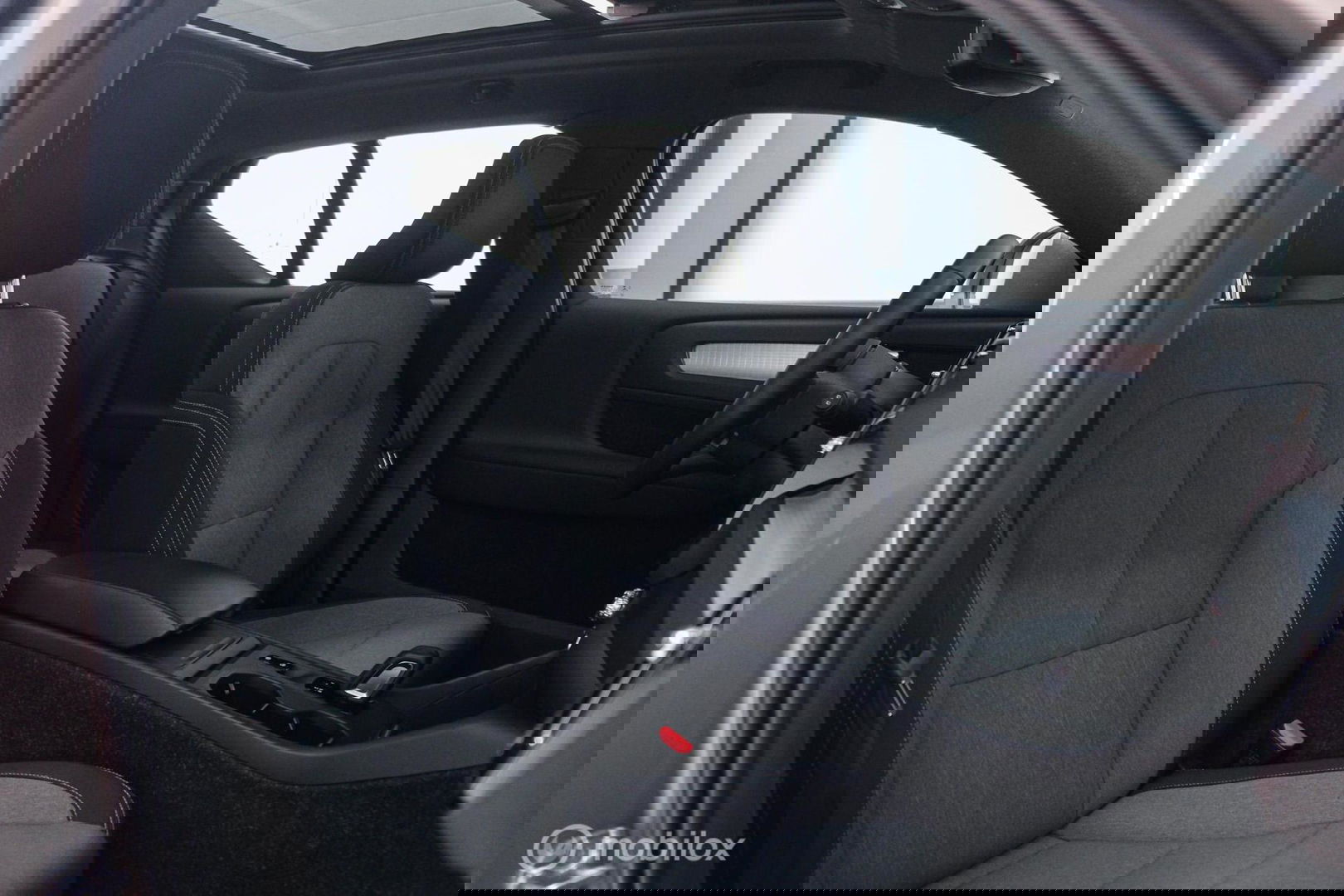 Volvo XC40 1.5 T2 Momentum | Schuifdak | Trekhaak | Camera | LED | stoel & stuurwielwarming |